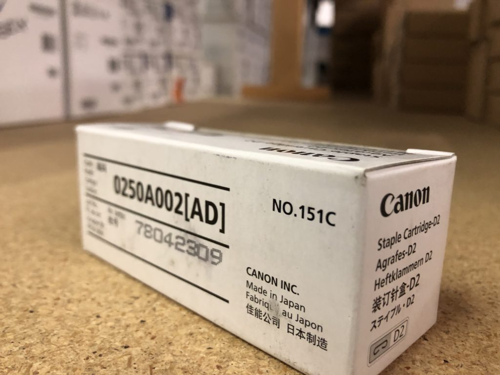 D2 (0250A002) (3/box) Staples